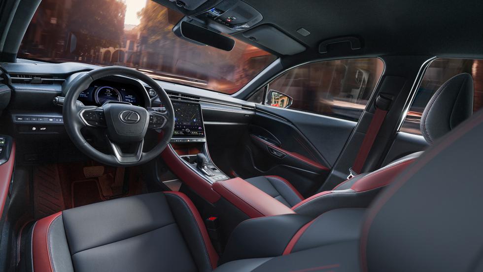 Lexus LBX: Νέα ειδική έκδοση Vibrant για το υβριδικό SUVάκι